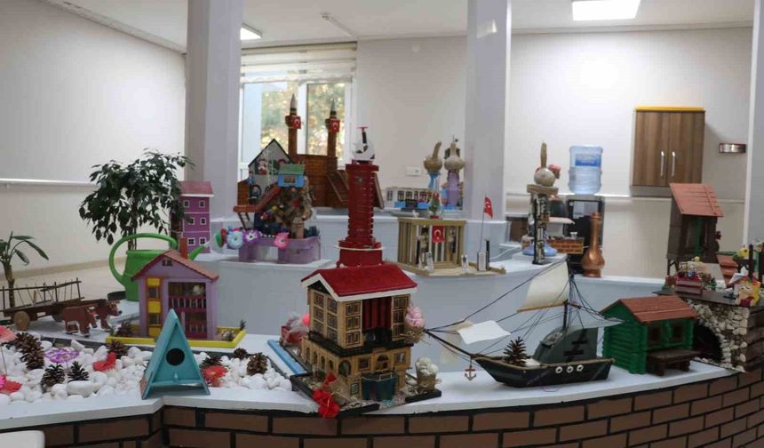 Huzurevi sakinleri hünerlerini sanat ve el emeğiyle sergiliyor