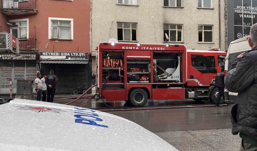 Apartmanın birinci katında çıkan yangın korkuttu