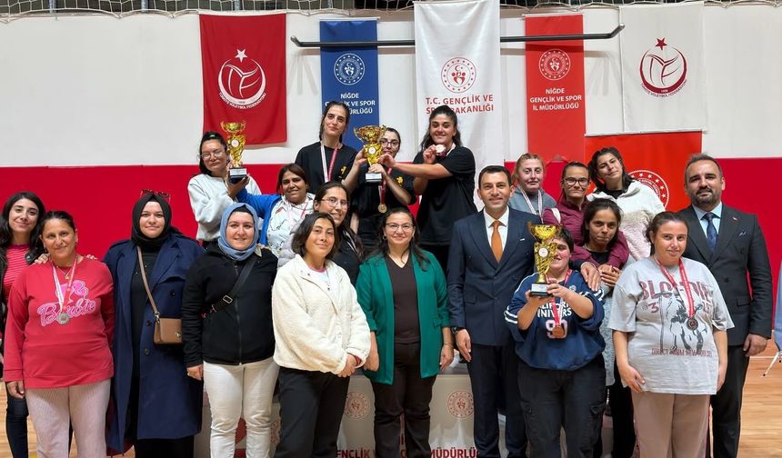 Niğde’de masa tenisi turnuvası tamamlandı
