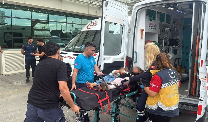 Tarım işçilerini taşıyan minibüs kaza yaptı: 11 yaralı