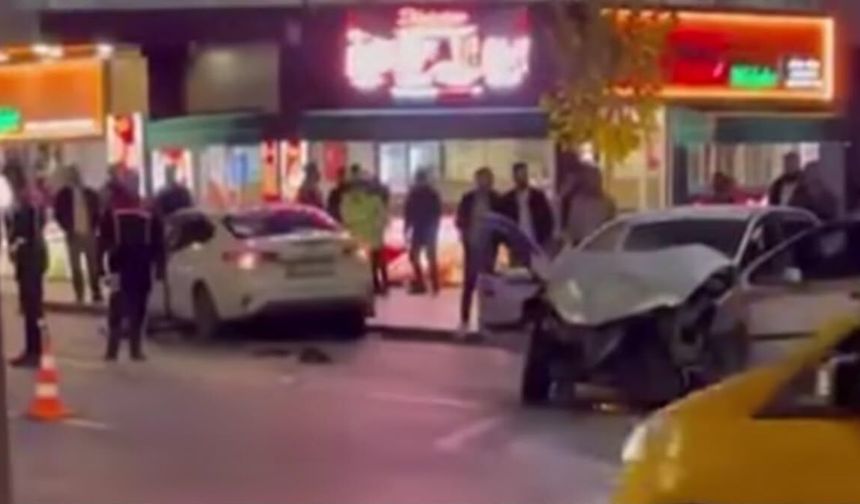 Niğde'de iki otomobil çarpıştı: 1 yaralı