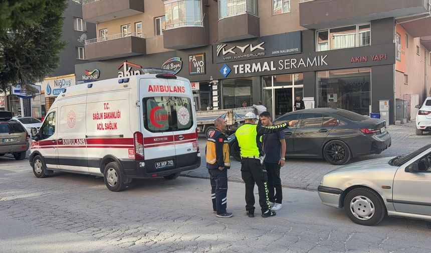 Niğde’de motosiklet otomobile arkadan çarptı: 1 Yaralı