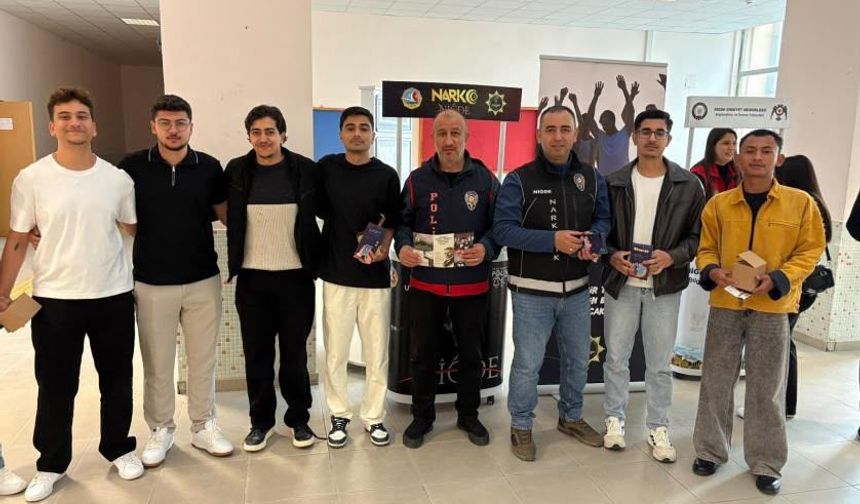 Niğde’de narkotik ekipleri 12 etkinlikle binlerce vatandaşa ulaştı