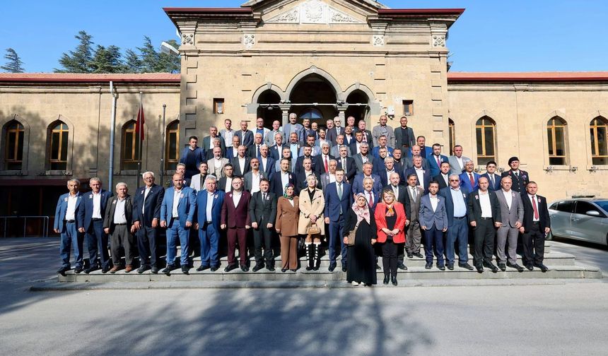 Vali Akmeşe muhtarlarla buluştu