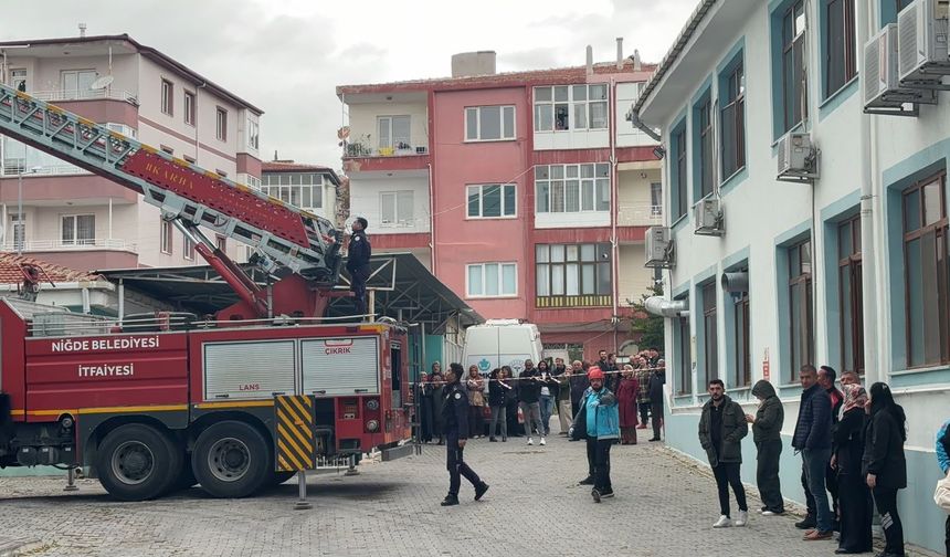 Niğde’de yangın tatbikatı gerçeğini aratmadı