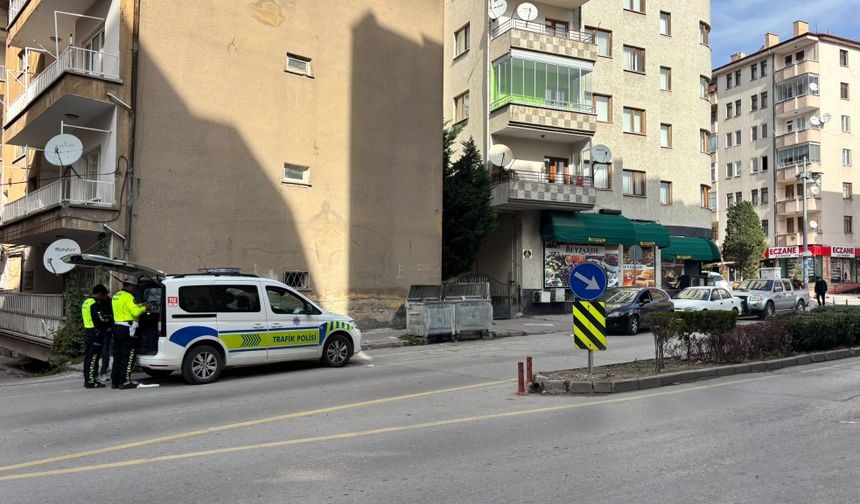 Niğde’de iki otomobil çarpıştı