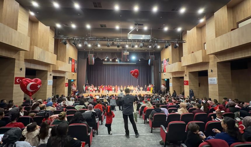 Niğde’de 29 Ekim Çocuk ve Neşe Şenliği düzenlendi
