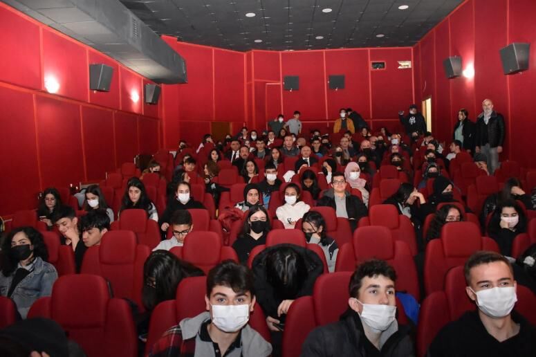 Niğde'de 2 bin öğrenci Malazgirt 1071 filmini izledi