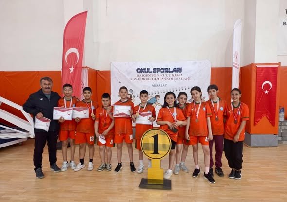 Halil Kitapçı Ortaokulu Türkiye Şampiyonası yolcusu