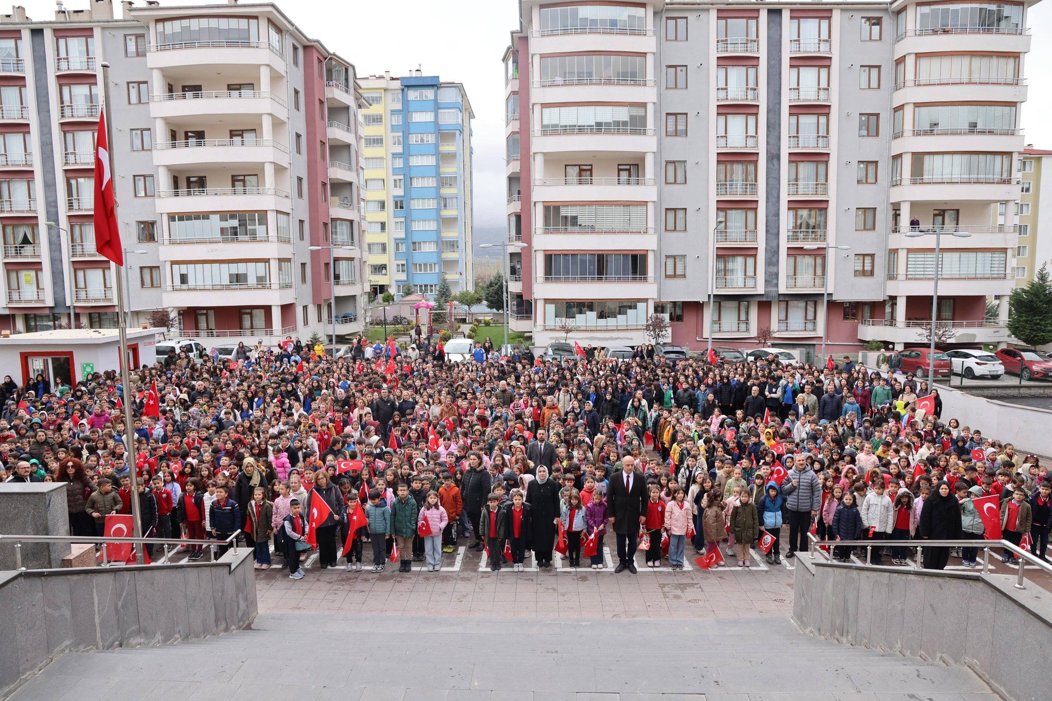 Niğde’de bayrak töreninde duygu dolu anlar