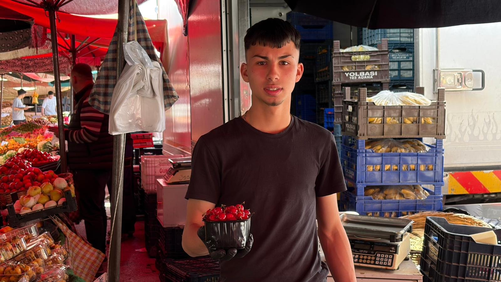 Pazarın fiyat şampiyonu kiraz oldu