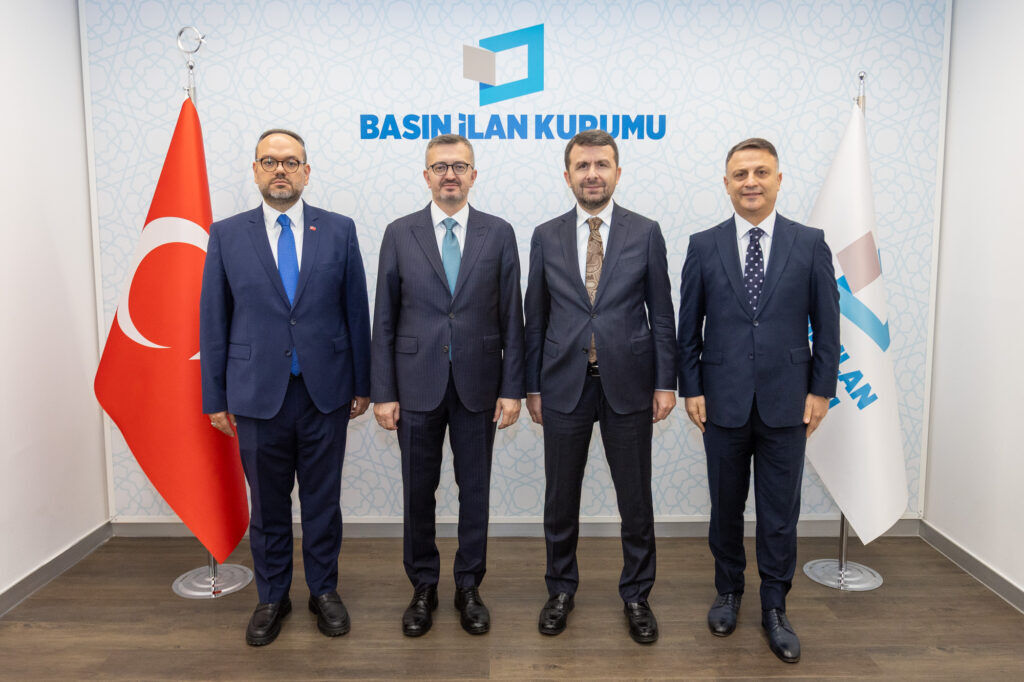 Cumhurbaşkanlığı İletişim Başkanı Burhanettin Duran Basın İlan Kurumu’nu ziyaret etti