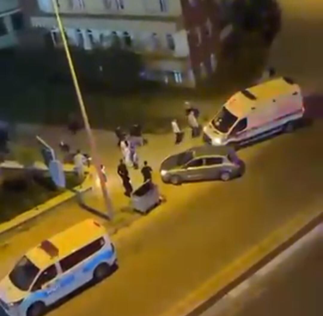 Niğde’de araç direğe çarptı
