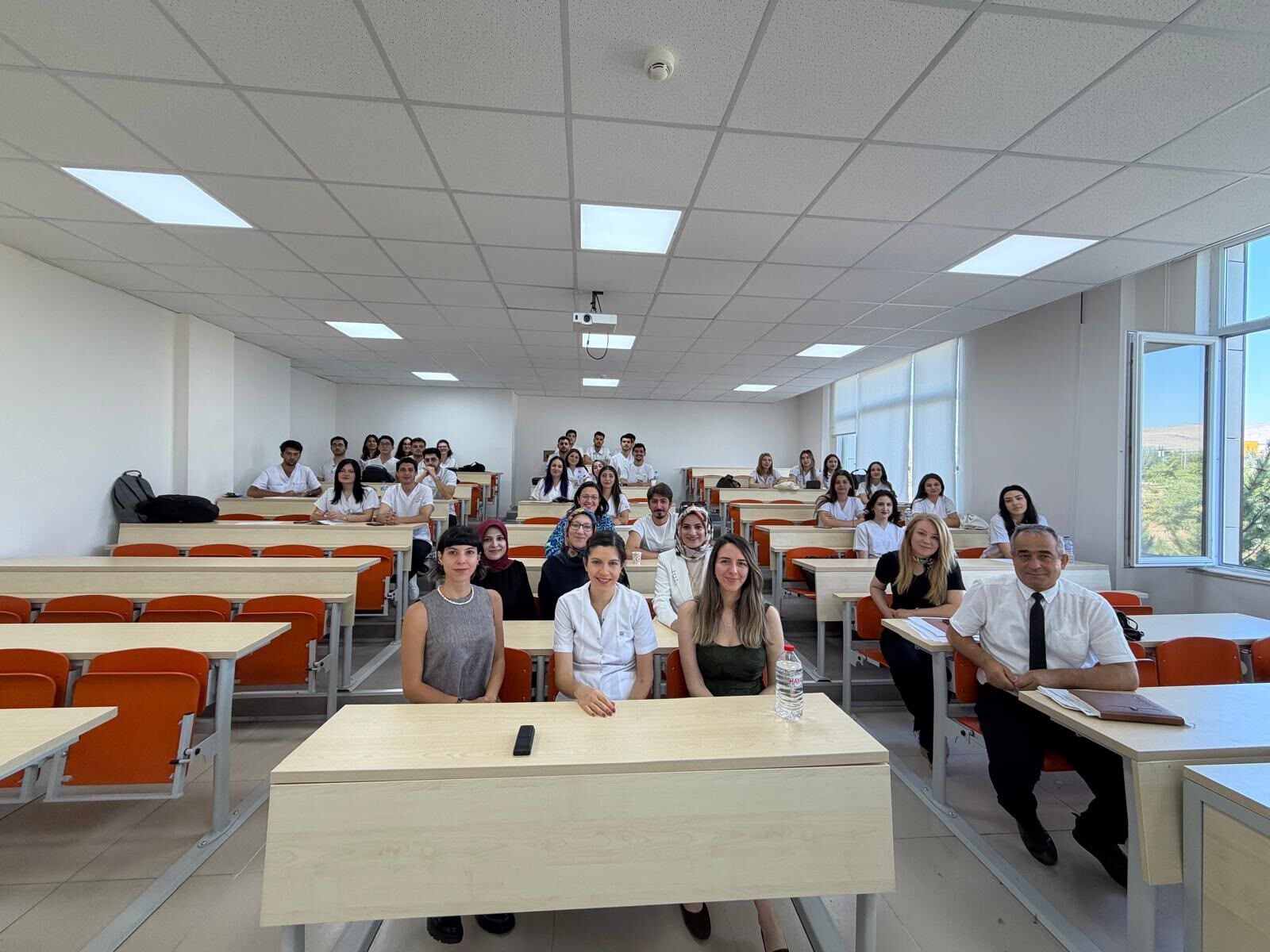 Geleceğin diş hekimleri klinik eğitimlerine başladı