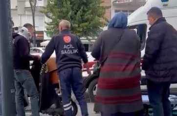 Niğde’de motosikletli yayaya çarpmamak için düştü