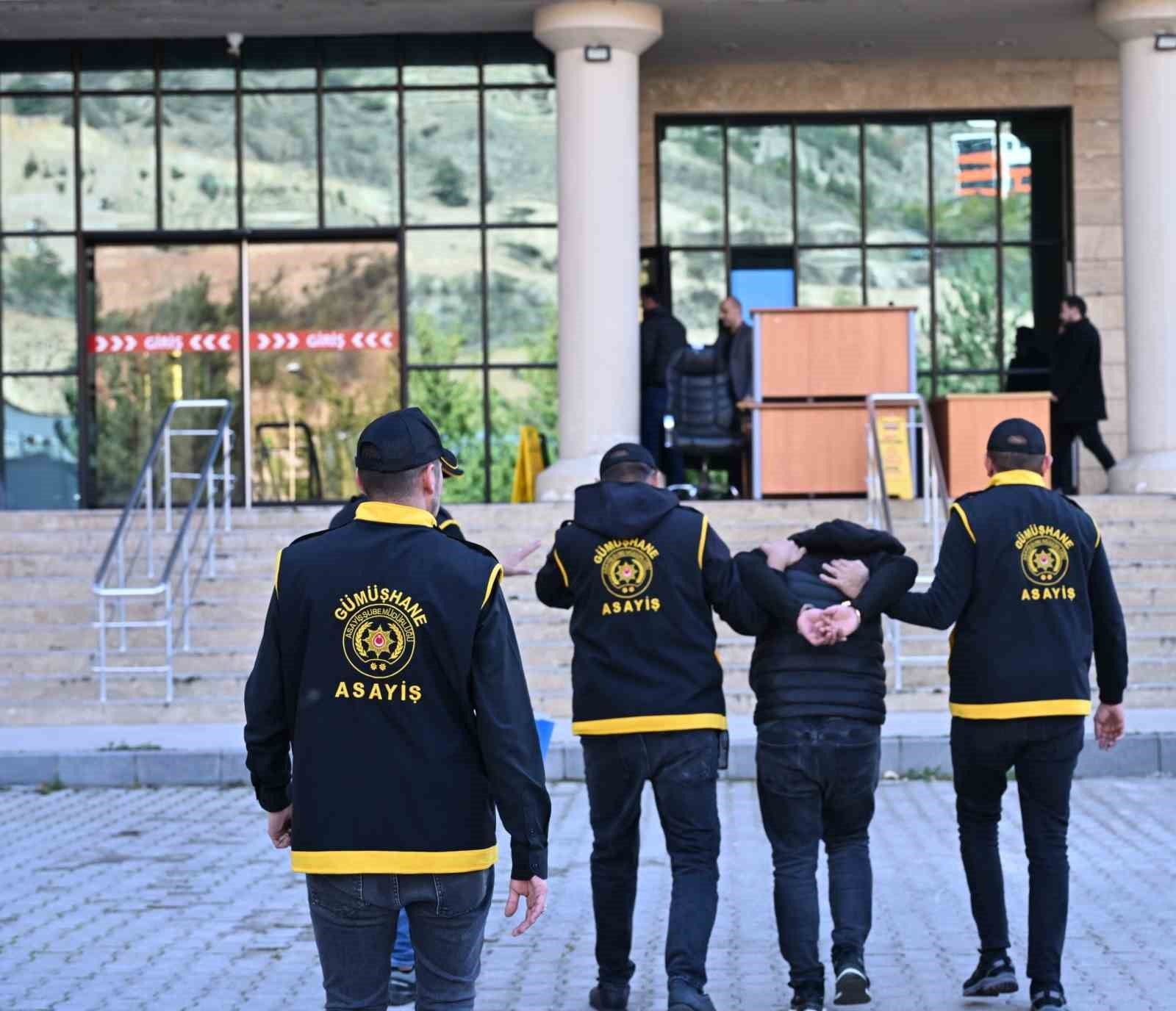 İki evden altın ve para çalındı, şüpheli yakalandı