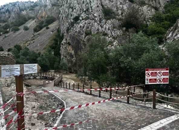 Kanyona giriş ve çıkışlar bir süreliğine kapatıldı