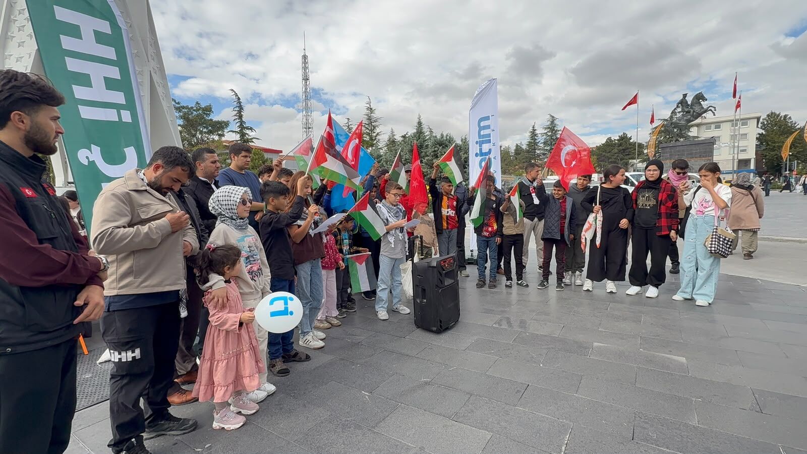 Niğde’de çocuklar Filistinli yaşıtları için çizdi